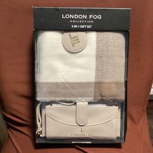 London Fog Wallet, Scarf & Keychain Gift Set New in Box